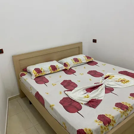 Aura - Golem (Tirana)